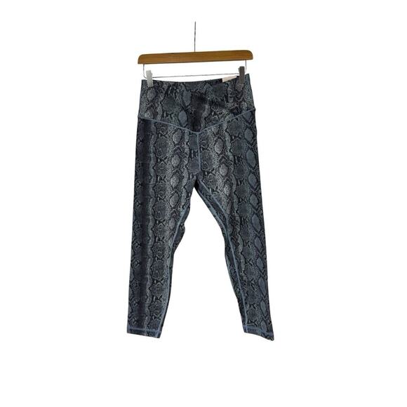 Victoria’s Secret On Point High Rise Crossover Shake Skin Legging Size 12 NWT - Picture 1 of 9